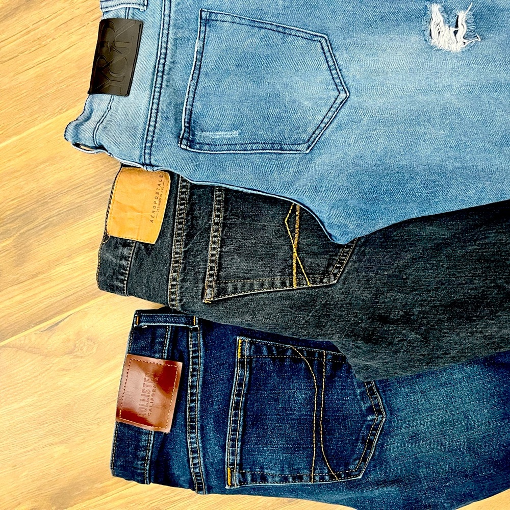 Bundle of edgy men’s jeans from Aeropostale, Y&R, and Hollister